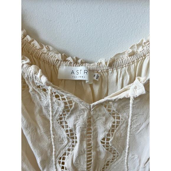 ASTR the label off the shoulder top women's size Medium - Picture 3 of 5